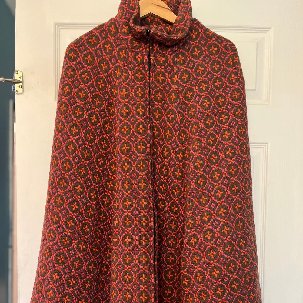 100% Welsh Wool Women's Poncho/Winter Coat- Vintage